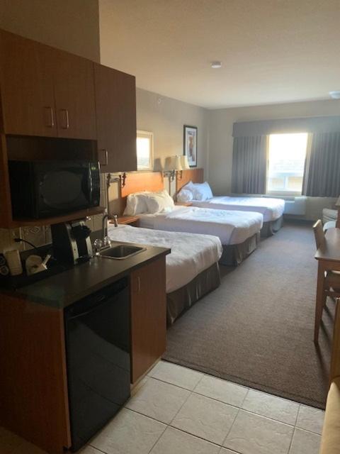 Clarion Pointe Hotel Rimbey Exterior photo