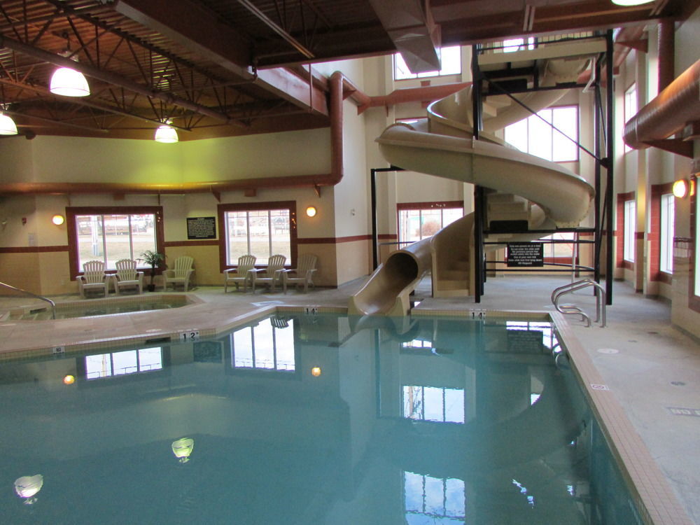 Clarion Pointe Hotel Rimbey Exterior photo
