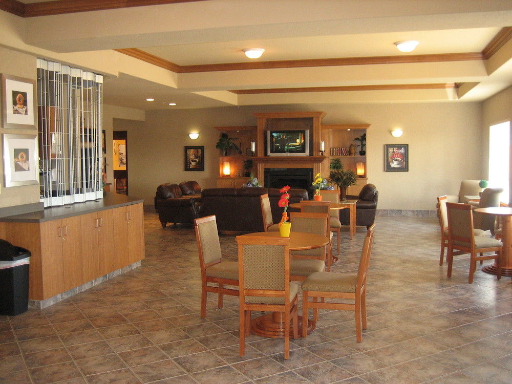 Clarion Pointe Hotel Rimbey Exterior photo