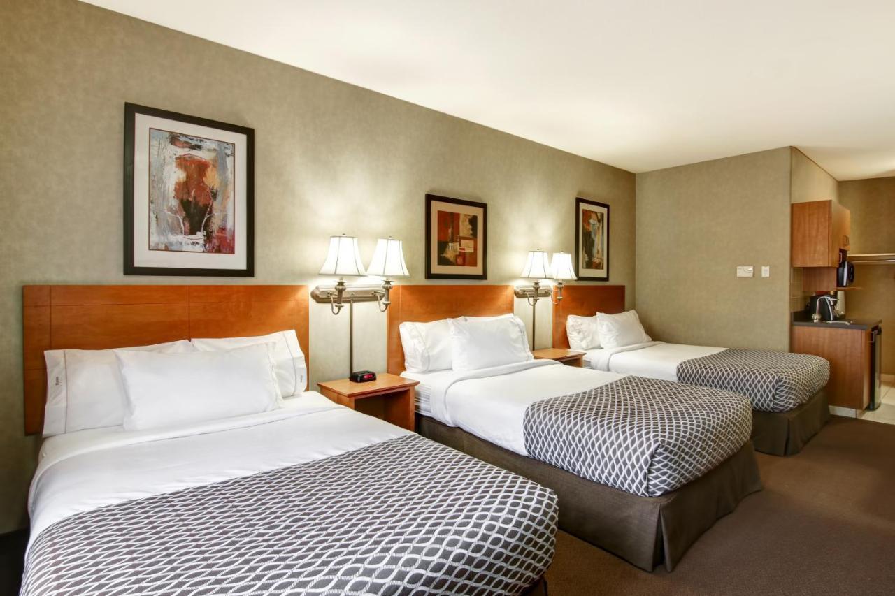 Clarion Pointe Hotel Rimbey Exterior photo