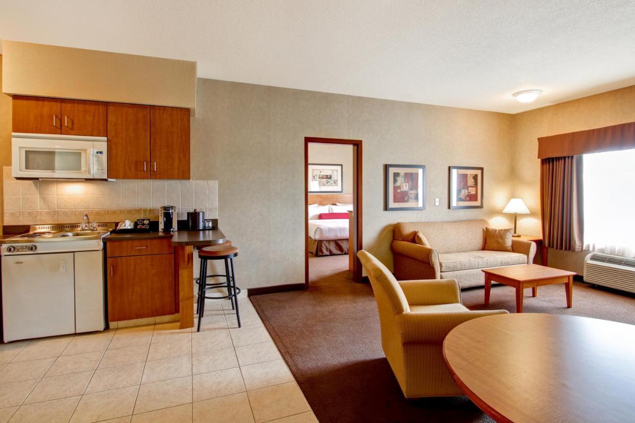 Clarion Pointe Hotel Rimbey Exterior photo